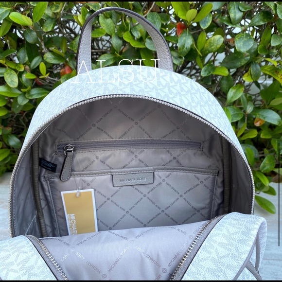 Michael Kors Abbey Large Backpack MiniLogo White - Picture 4 of 8